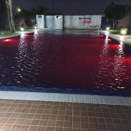 Appartement Haut Standing Vu Piscine Marrakesh Exteriör bild